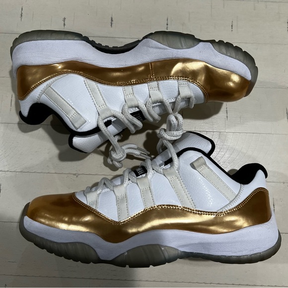 Air Jordan 11 Retro Low Closing Ceremony 2016 Size